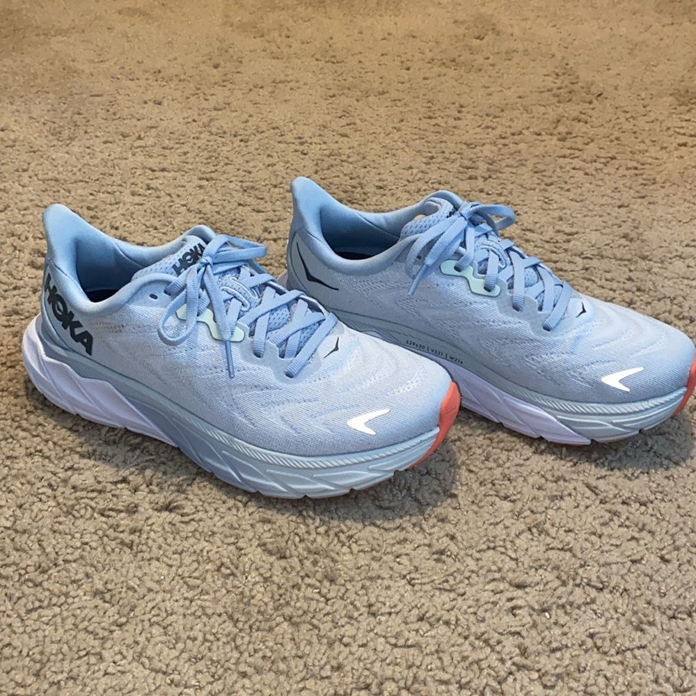 Hoka Arahi 6